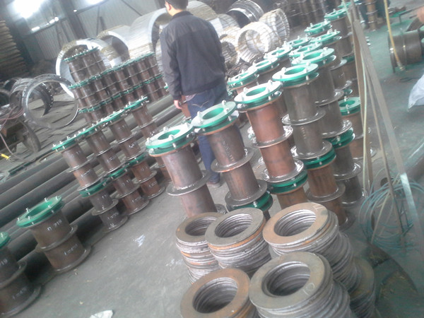 濟(jì)南濟(jì)陽縣多種型號的<a href=http://www.www.hellowinter.com.cn target=_blank class=infotextkey>防水套管</a>發(fā)貨現(xiàn)場